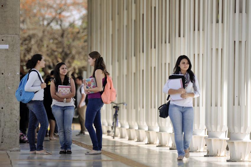 Amapá é o único estado do país em que mulheres ganham mais do que homens
