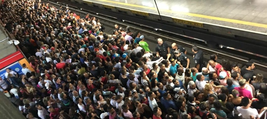 Trens do metrô e da CPTM têm um caso de abuso sexual a cada dois dias