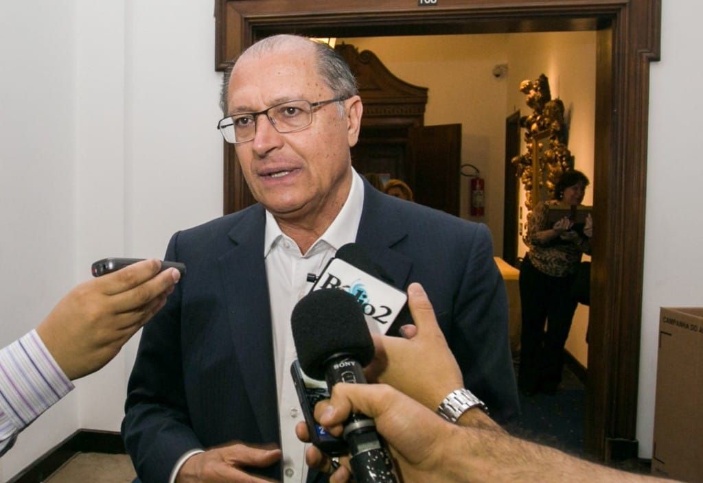 Alckmin reduz em 55% unidades entregues pela CDHU