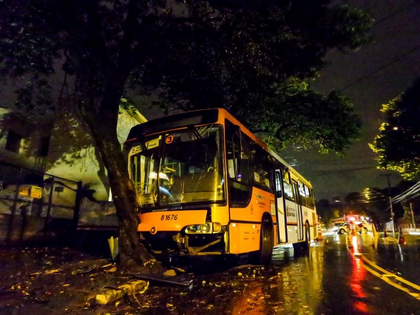 Mortes em acidentes com ônibus crescem no 1º semestre em São Paulo