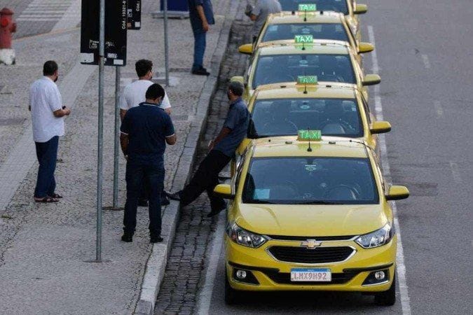 Lista de beneficiários dos auxílios Caminhoneiro e Taxista, com nome e CPF parcial
