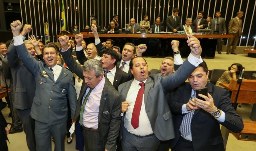 10 atos infracionais mais cometidos por menores detidos em 2015