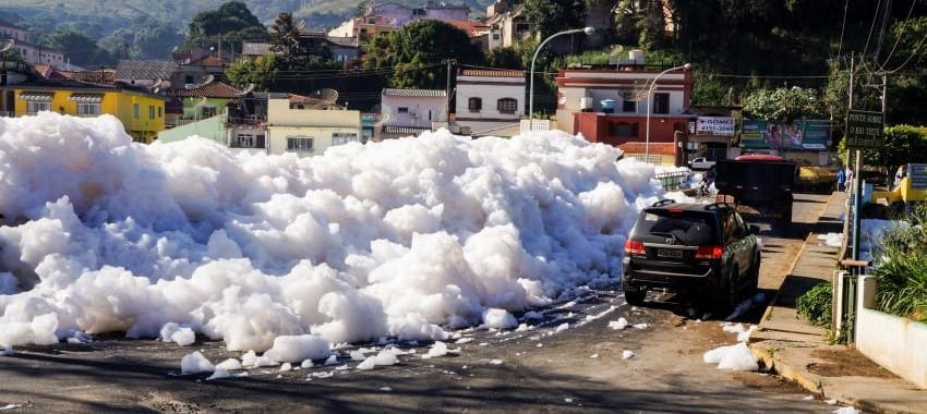 É aceitável a milionária Alphaville despeje 70% de seu esgoto sem tratamento no rio Tietê?