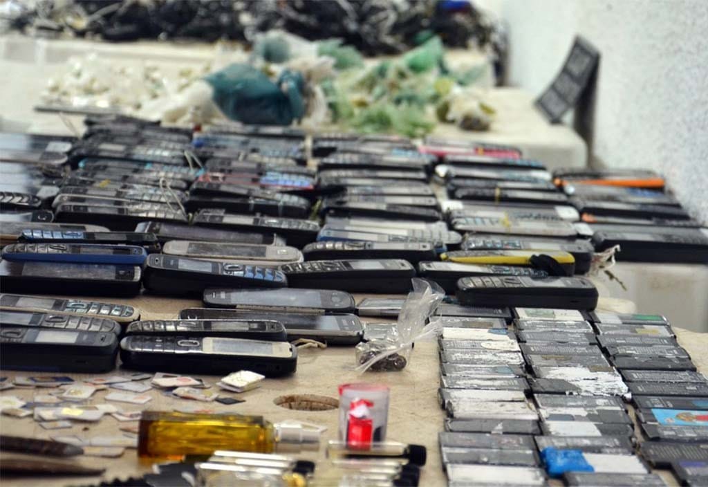 Presídios paulistas têm um celular apreendido a cada 38 minutos