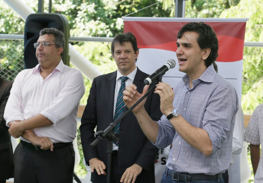 A cada dia, 3 professores deixam rede municipal de ensino em SP