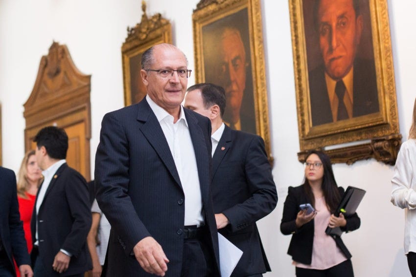 Passados 4 anos, Alckmin não cumpre promessa de zerar presos em delegacias