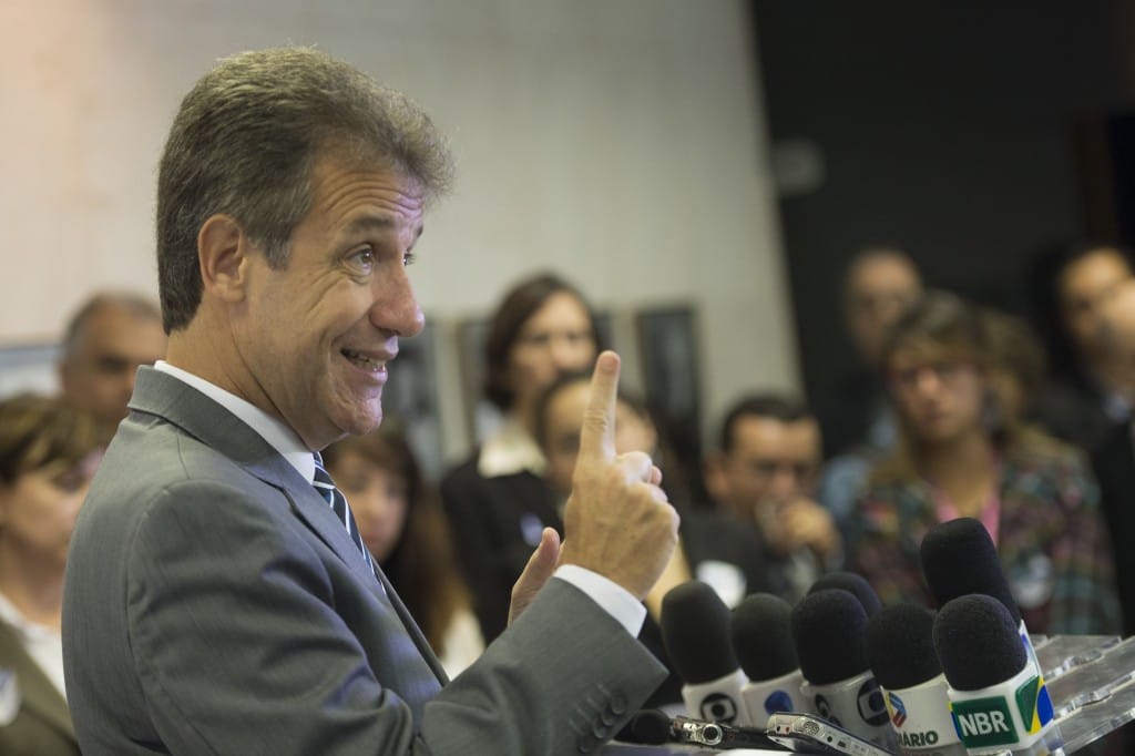 Desfalcado, programa Mais Médicos tem uma desistência por dia