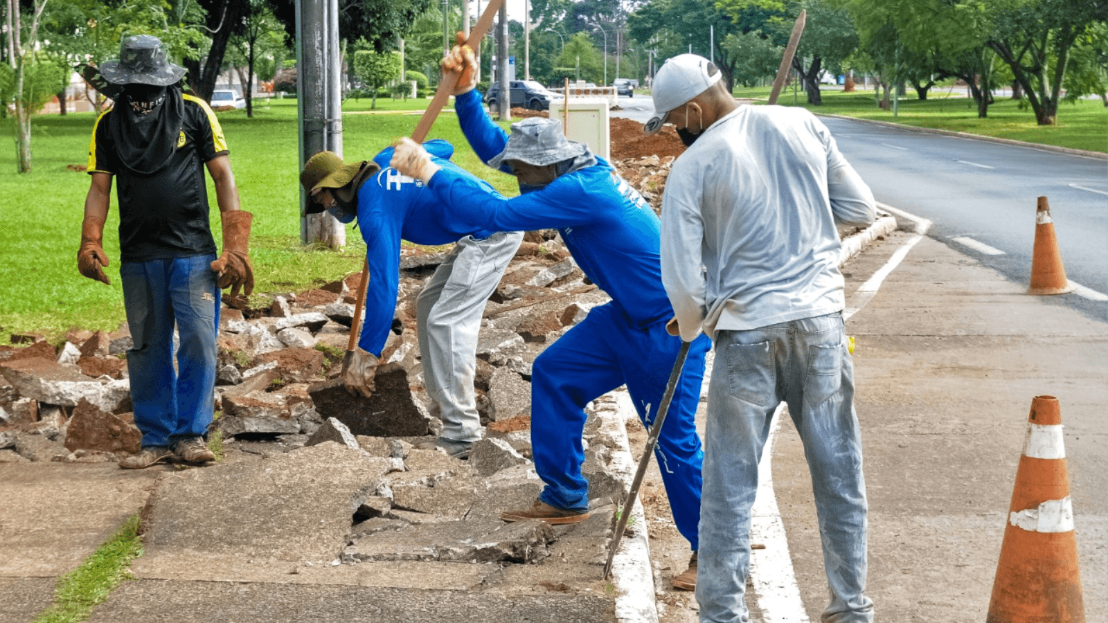 Calçadas mal conservadas: buscamos com as prefeituras das 26 capitais dados sobre denúncias