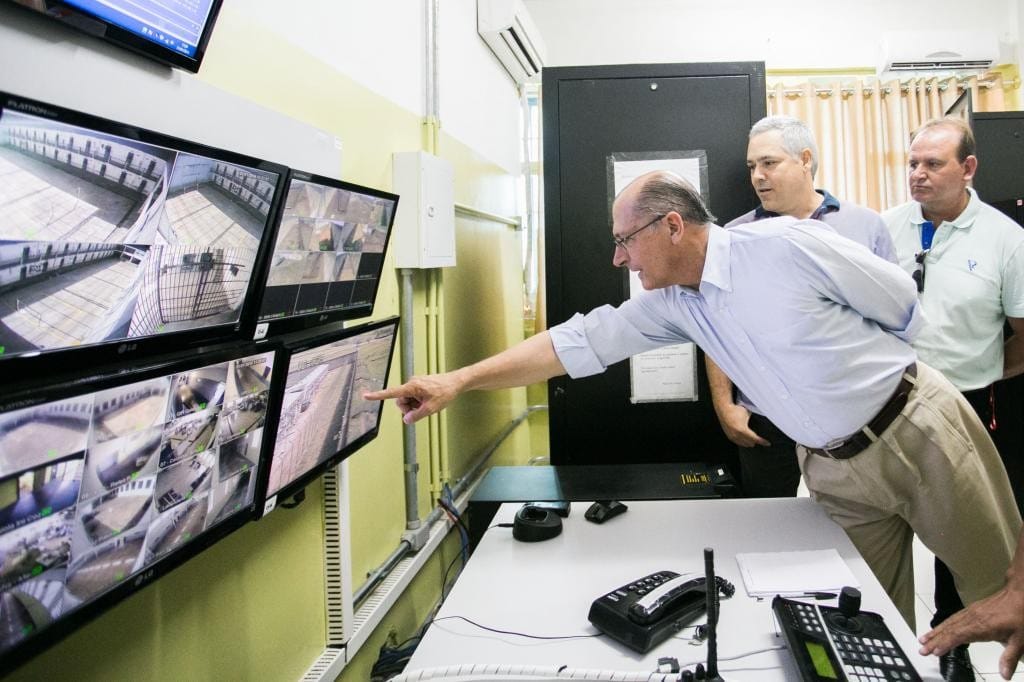 Mais de 4 toneladas de drogas entram por ano em presídios paulistas