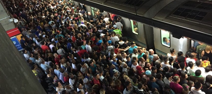 Com 3% a mais de passageiros, panes no metrô de SP crescem 27%